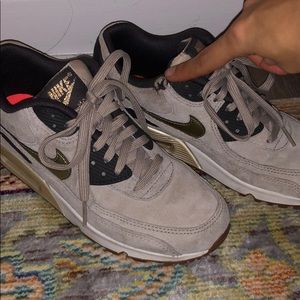 Nike Women’s Air Max 90